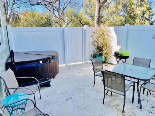 Raccoon Hideout Hot Tub Bbq Arcade Darts Oakhurst